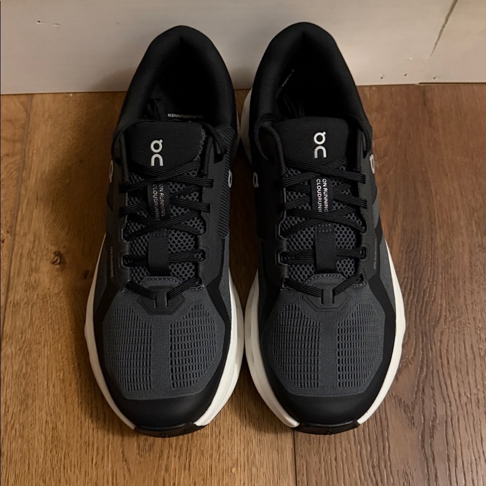 Men’s On CloudRunner 2 - Picture 9 of 10